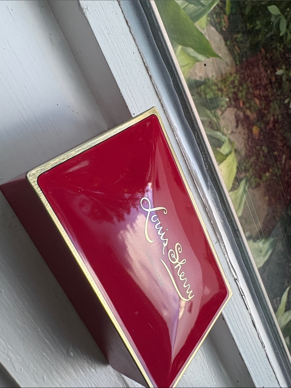 Louis Sherry Small Red Decorative Tin Box - Picture 14 of 14